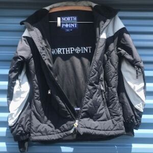 Uni-Sex  Ski or Snowboarding Jacket . Size: Medium {8-10} . Women or Men
